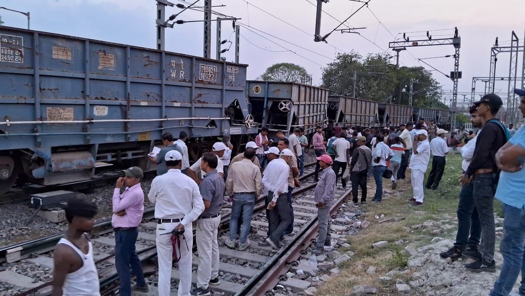 रेल डिरेल