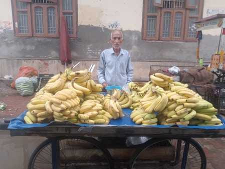 17सीटीके22 : गांधी कैंप निवासी बुजुर्ग महिला कमलेश। स्रोत पाठक