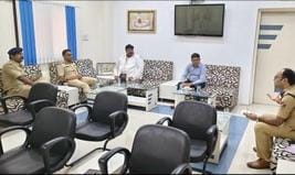 ऐसे हुई बैठक