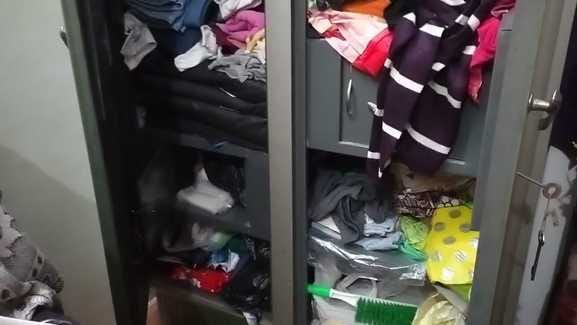 शाहजहांपुर में चोरी के बाद जानकारी देते मुनव्वर अली। स्रोत: वीडियो ग्रेब