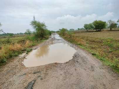 जर्जर सड़क जर्जर सड़क