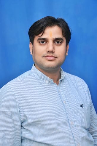 22जेएनडी21: जुलाना के बाजार में दुकानों के आगे किया गया अतिक्रमण। संवाद 22जेएनडी21: जुलाना के बाजार में दुकानों के आगे किया गया अतिक्रमण। संवाद
