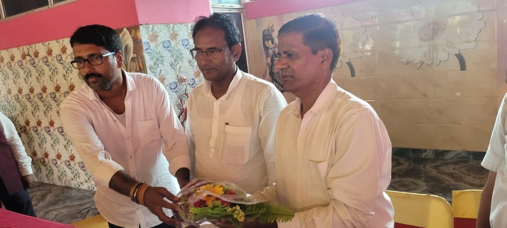 बसपा का सदस्यता लेते राजीव राय उर्फ बबली