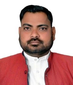 गड़िया हरदोपट्टी में खराब पड़ा ट्रांसफार्मर। संवाद