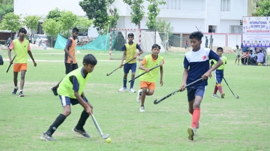 स्पोर्ट्स स्टेडियम लालपुर में सम्मानित किए गए खिलाड़ी। संवाद स्पोर्ट्स स्टेडियम लालपुर में सम्मानित किए गए खिलाड़ी। संवाद