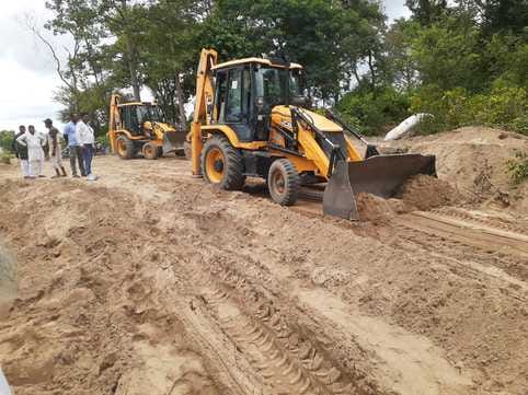 गेट खोलने के बाद नहर में भरा पानी। संवाद गेट खोलने के बाद नहर में भरा पानी। संवाद