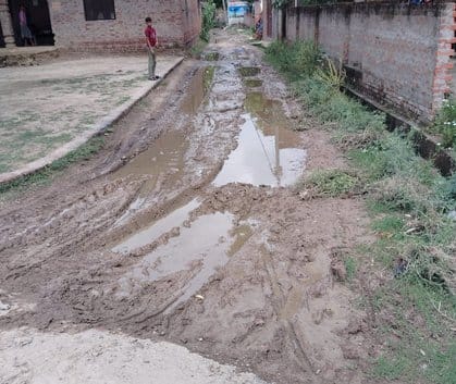 जोगापुर से विकास भवन को जोड़ने वाली मुख्य सड़क बदहाल। संवाद