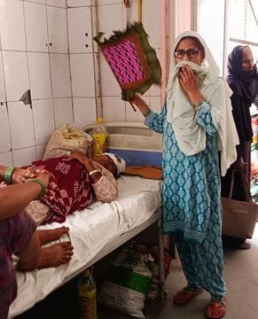 राजकीय मेडिकल कॉलेज के ट्रामा सेंटर में उमड़ी मरीजों की भीड़। संवाद राजकीय मेडिकल कॉलेज के ट्रामा सेंटर में उमड़ी मरीजों की भीड़। संवाद
