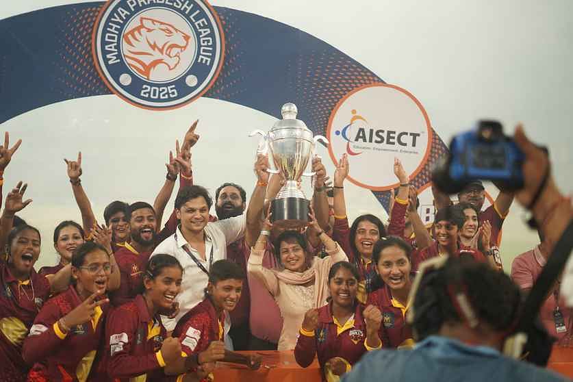 बुंदेलखंड महिला टीम बनी MPL विजेता
