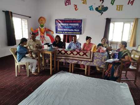 संजीवनी महिला संस्था ने बालेराम ब्रजभूषण सरस्वती शिशु मंदिर में सर्वाइकल कैंसर से बचाव हेतु निश