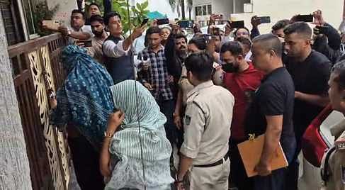 एसआईटी सिलोम की पत्नी और साली को भी साथ लेकर रतलाम पहुंची