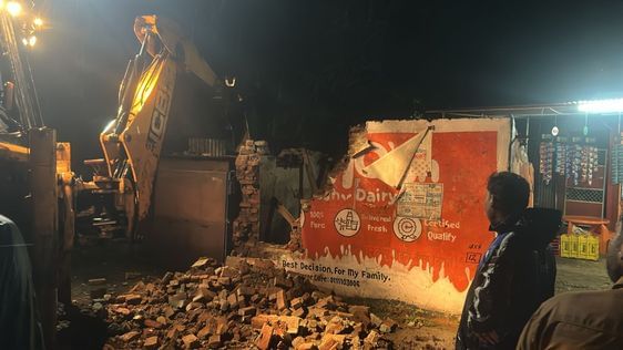 जर्जर भवनों पर कार्यवाही