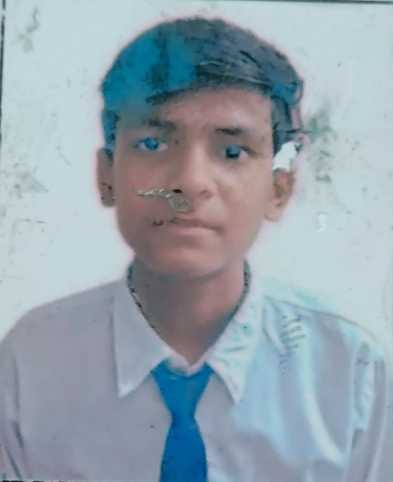किशोर की मौत के बाद विलाप करते परिजन स्रोत संवाद किशोर की मौत के बाद विलाप करते परिजन स्रोत संवाद