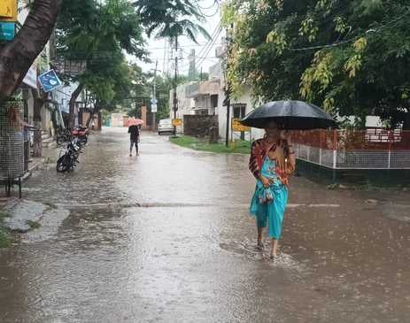 बारिश में बदहाल हुई सिक्किम में बलिदान हुए हवलदार लखविंदर सिंह के घर की सड़क स्रोत : ग्रामीण बारिश में बदहाल हुई सिक्किम में बलिदान हुए हवलदार लखविंदर सिंह के घर की सड़क स्रोत : ग्रामीण
