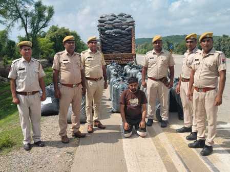 चित्तौड़गढ़ जिले की बेगूं थाना पुलिस ने डोडा चूरा तस्करी में मामले में गिरफ्तार किया आरोपित।