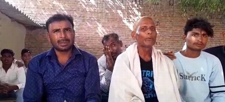 हजरतपुर से हर्रामपुर को जाने वाली टूटी पड़ी सड़क। संवाद हजरतपुर से हर्रामपुर को जाने वाली टूटी पड़ी सड़क। संवाद