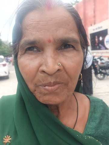 मरीजों का परामर्श देते चिकित्सक। संवाद मरीजों का परामर्श देते चिकित्सक। संवाद