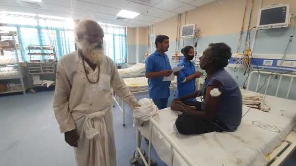 घायलों को अस्पताल में कराया गया भर्ती घायलों को अस्पताल में कराया गया भर्ती