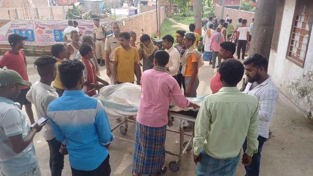 घायलों को अस्पताल में कराया गया भर्ती घायलों को अस्पताल में कराया गया भर्ती
