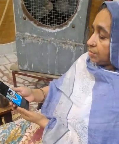 लापता नजीब।