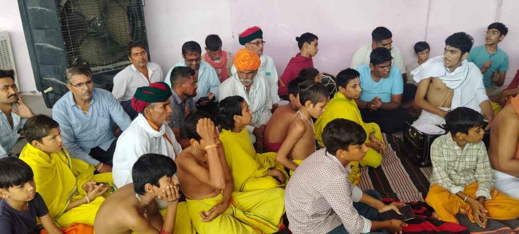 चित्तौड़गढ़ जिले के मुंगाना महंत के देवलोकगमन पर पहुंचे श्रद्धालु। चित्तौड़गढ़ जिले के मुंगाना महंत के देवलोकगमन पर पहुंचे श्रद्धालु।