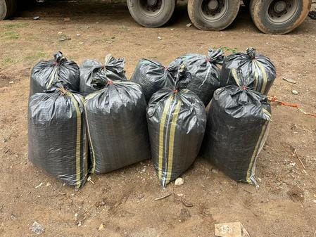 केंद्रीय नारकोटिक्स ब्यूरो ने पकड़ा अफीम व डोडा चूरा।