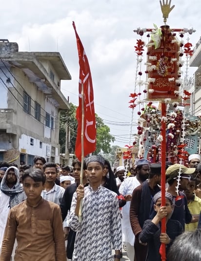 शहर में निकले मोहर्रम की आठवीं के जुलूस में मौजूद भीड़। संवाद शहर में निकले मोहर्रम की आठवीं के जुलूस में मौजूद भीड़। संवाद