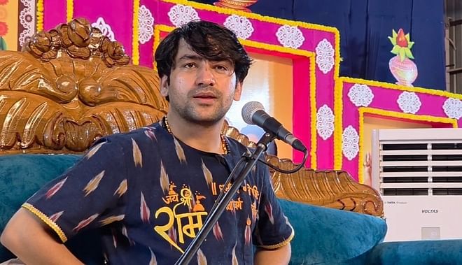 मुंबई की तर्ज पर अब बागेश्वर मठ बिहार में स्थापित होगा।