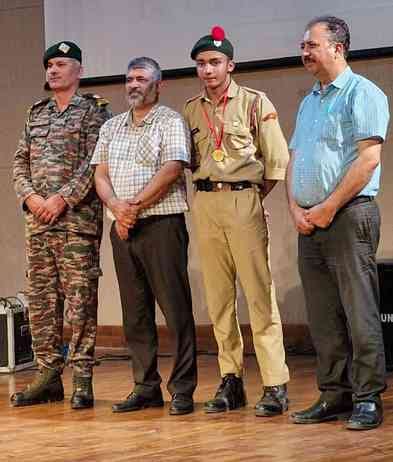 .नौणी विवि में पुलिस प्रशासन की ओर से रूस्तम योजना के तहत आयोजित कार्यक्रम के दौरान विद्यार्थी 