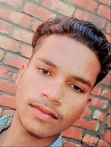 नकुड़ के गांव डाल्लेवाला में बेटे की मौत के बाद विलाप करती मां। संवाद नकुड़ के गांव डाल्लेवाला में बेटे की मौत के बाद विलाप करती मां। संवाद