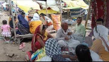 गोला के निर्माणाधीन शिव मंदिर कॉरिडोर में ऊबड़ खाबड़ पड़ा गोकर्ण तीर्थ। संवाद
