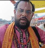 गोला के निर्माणाधीन शिव मंदिर कॉरिडोर में ऊबड़ खाबड़ पड़ा गोकर्ण तीर्थ। संवाद