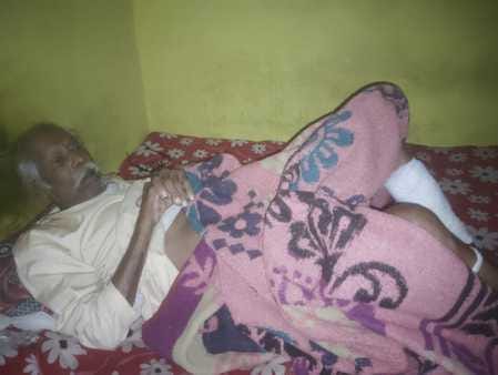 पानी में डूबा पुल