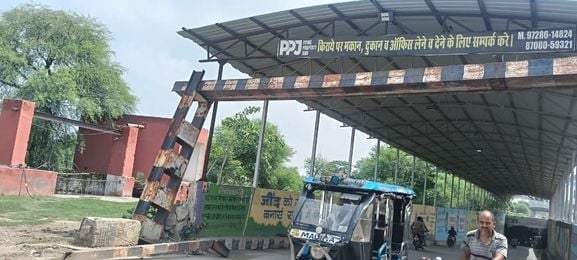 12जेएनडी36: जेडी 7 पर टूटा हुआ गाटर। राहगीर