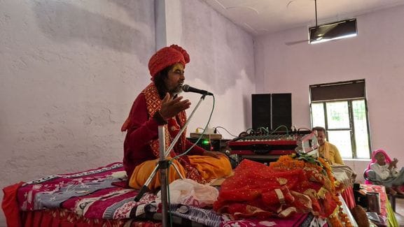 फोटो संख्या:51- कनीना के ढोकलमल पार्क में आयोजित श्रीमद् शिव महापुराण कथा में प्रवचन सुनती महि फोटो संख्या:51- कनीना के ढोकलमल पार्क में आयोजित श्रीमद् शिव महापुराण कथा में प्रवचन सुनती महि