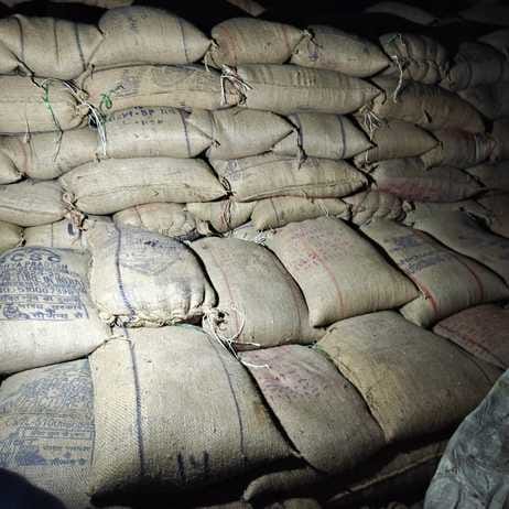 इस तरह मूंग से भरा ट्रक प्रशासन ने किया जब्त