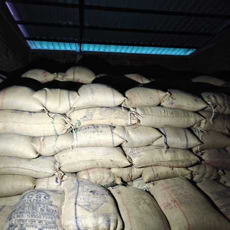 इस तरह मूंग से भरा ट्रक प्रशासन ने किया जब्त