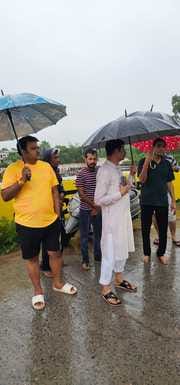 जगह जगह हूए जलभराव की तस्वीरें (फोटो: अमर उजाला)