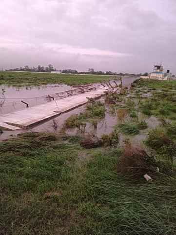 रीवा में एयरपोर्ट की बाउंड्री वॉल गिरी शहरों में भरा पानी 