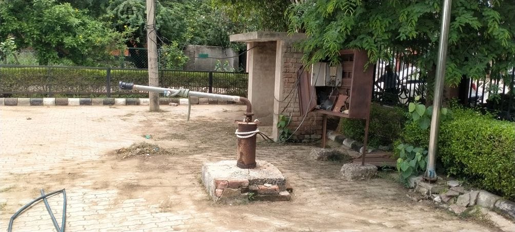 फोटो संख्या:60- हुड्डा पार्क में खराब पड़ा बड़ा फव्वारा--संवाद फोटो संख्या:60- हुड्डा पार्क में खराब पड़ा बड़ा फव्वारा--संवाद