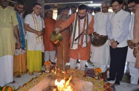 भागवत पीठ श्री शुकदेव आश्रम में शुकतीर्थ जीर्णोद्धारक वीतराग स्वामी कल्याणदेव के समाधि मंदिर मे भागवत पीठ श्री शुकदेव आश्रम में शुकतीर्थ जीर्णोद्धारक वीतराग स्वामी कल्याणदेव के समाधि मंदिर मे