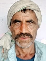परौर क्षेत्र के गावों में कटान करती रामगंगा। स्रोत: जागरूक पाठक परौर क्षेत्र के गावों में कटान करती रामगंगा। स्रोत: जागरूक पाठक