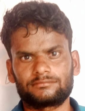 परौर क्षेत्र के गावों में कटान करती रामगंगा। स्रोत: जागरूक पाठक परौर क्षेत्र के गावों में कटान करती रामगंगा। स्रोत: जागरूक पाठक