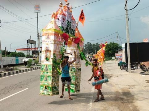 चरखी दादरी के मकड़ाना गांव के निवासी फुल कुमार चरखी दादरी के मकड़ाना गांव के निवासी फुल कुमार