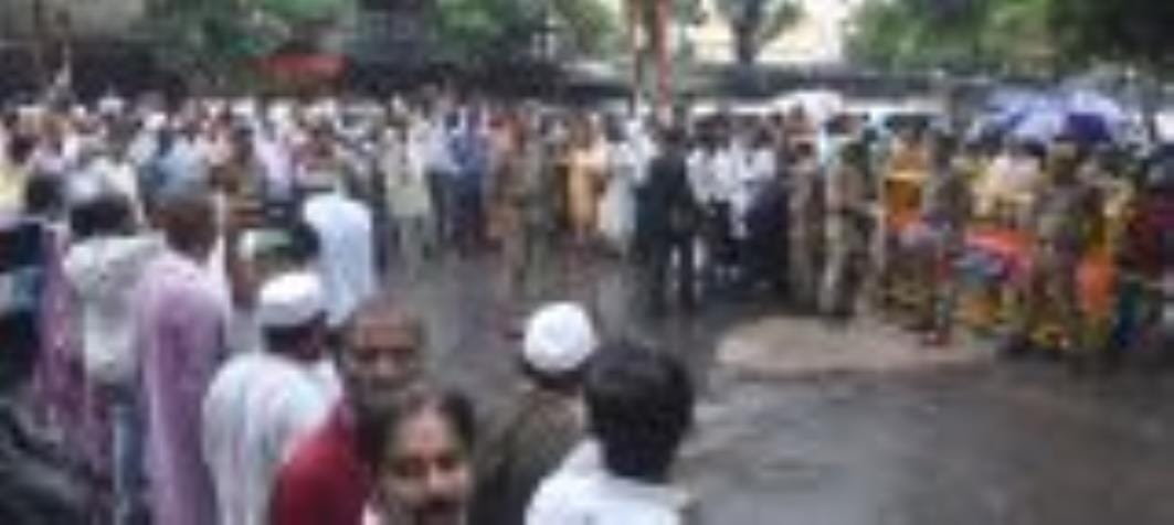राहुल गांधी एमपी-एमएलए कोर्ट जाते हुए। अमर उजाला राहुल गांधी एमपी-एमएलए कोर्ट जाते हुए। अमर उजाला