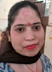 जिला अस्पताल में पर्चा बनवाने को लगी मरीजों की लाइन।संवाद जिला अस्पताल में पर्चा बनवाने को लगी मरीजों की लाइन।संवाद