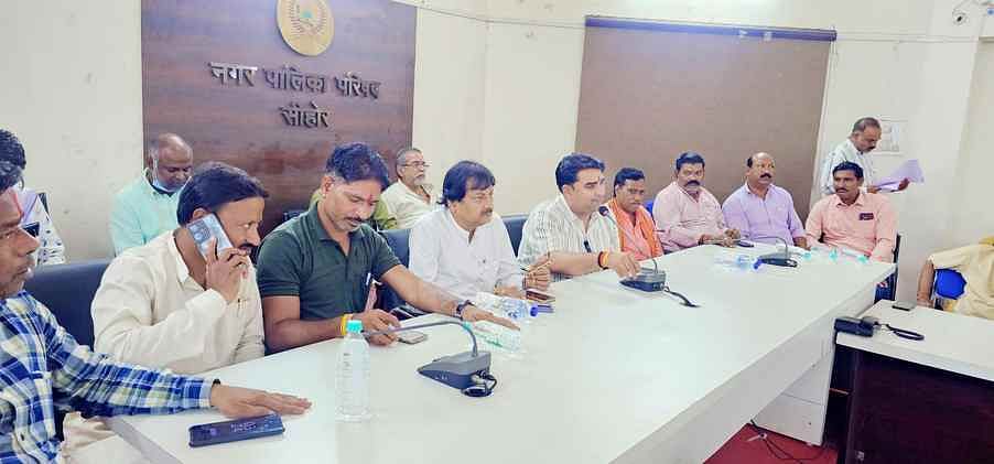 नगर पालिका परिषद सभागार में साझा किया गर्व का क्षण