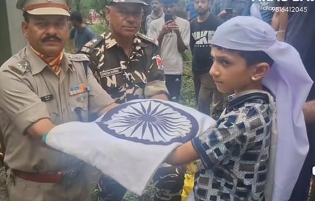 उपमंडल के धरेड गांव के बीएसएफ जवान रमेश कुमार की पत्नी दुल्हन के लिवास में अपने पति को अंतिम वि उपमंडल के धरेड गांव के बीएसएफ जवान रमेश कुमार की पत्नी दुल्हन के लिवास में अपने पति को अंतिम वि