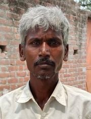 आजमगढ़ मढि़या में अधूरा पड़ा ओवर हेड टैंक का निर्माण। संवाद