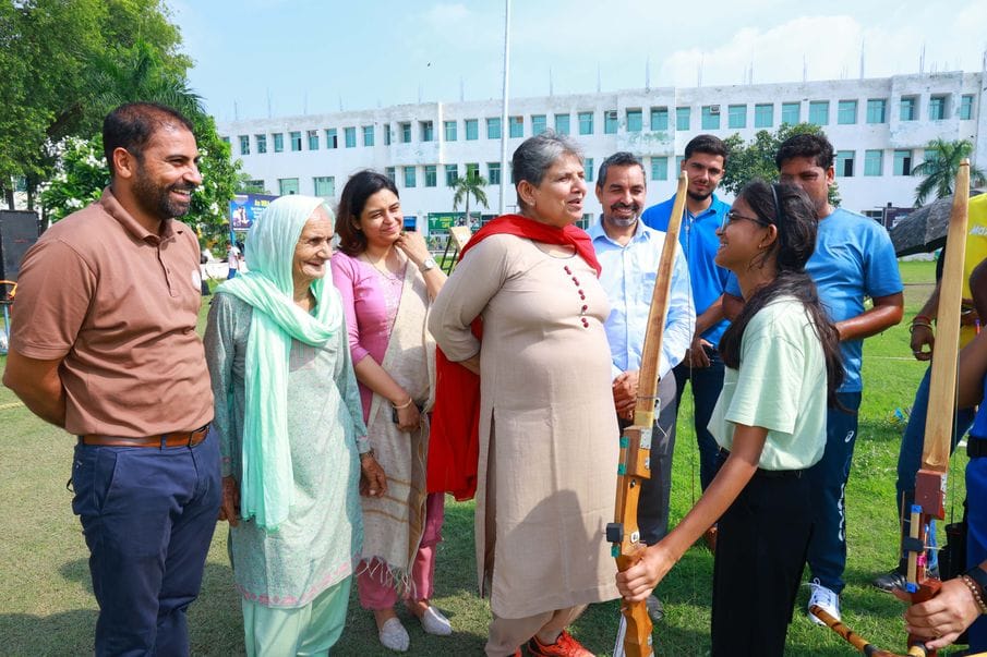 फोटो 13. सोनीपत के पूर्ण मूर्ति ग्लोबल स्कूल में आयोजित सीबीएसई उत्तर क्षेत्रीय-2 तीरंदाजी चैंप